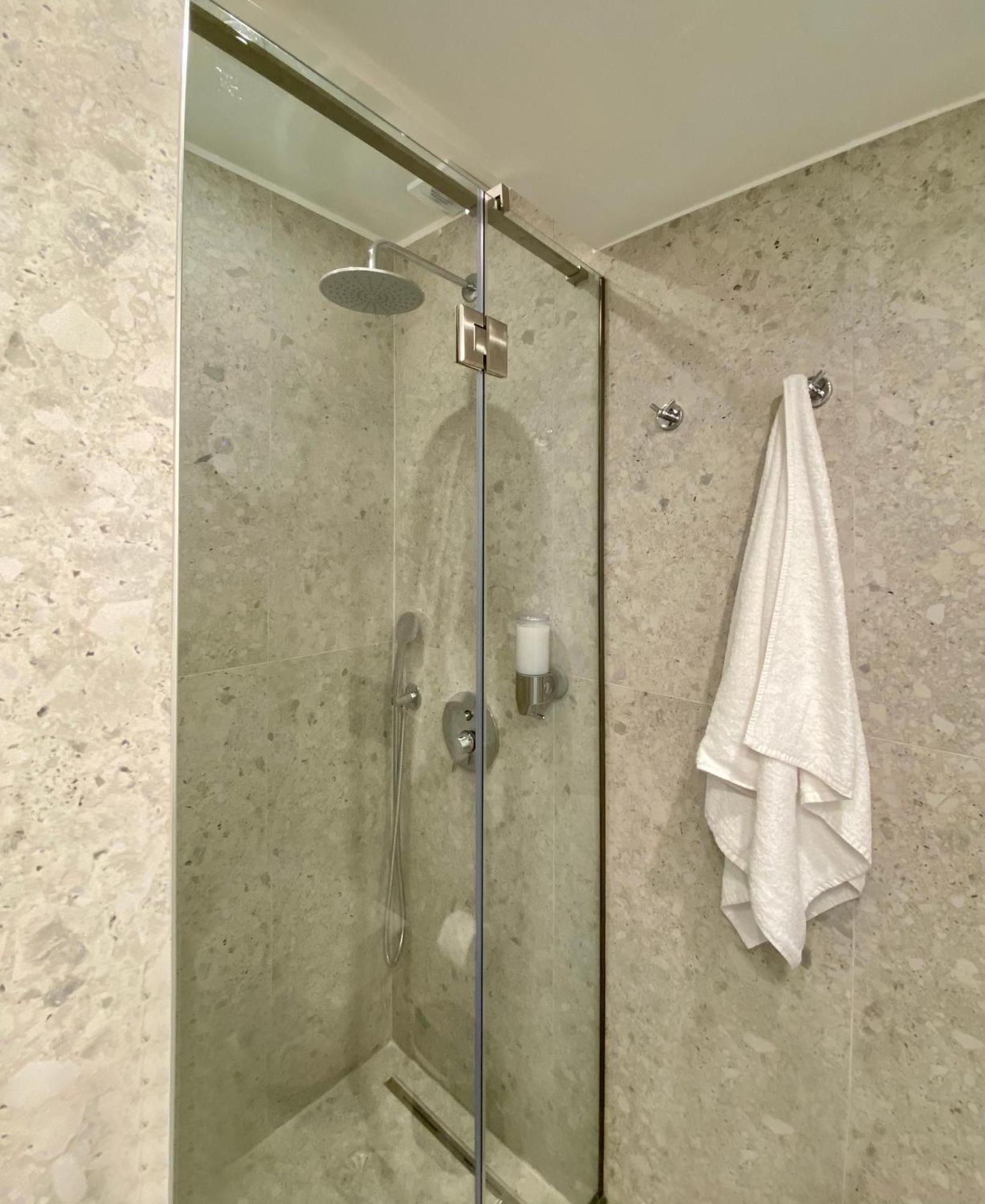 ICON Urban Living Aparthotel Tesalonika Bagian luar foto